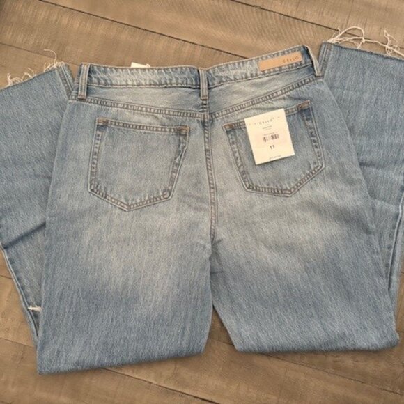 NWT - Cello High Rise Straight Leg Distressed Jeans, Size 11 - Picture 3 of 4
